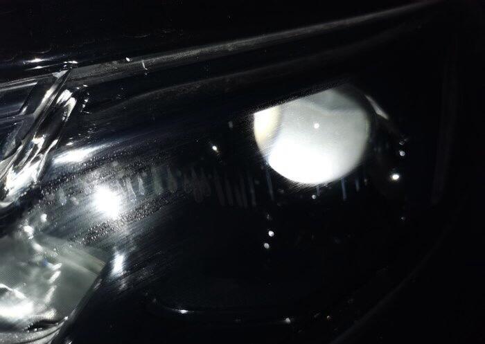 迈锐宝xl 兄弟們你们的车大灯罩里面有没有泪痕就像是水干了留下的痕迹是不是进水了还是质检问题？