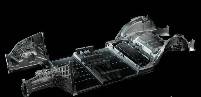 model y TeslaModelY一体压铸的前车身试制成功。由德州工厂IDRA机器生产。Giga上海生产的ModelY后车身已经是一体压铸了，替换了70多个零件。特斯拉的终极目标是整个车身都是一体铸造。这样简化了生产过程，并节约成本。像这样....​​​