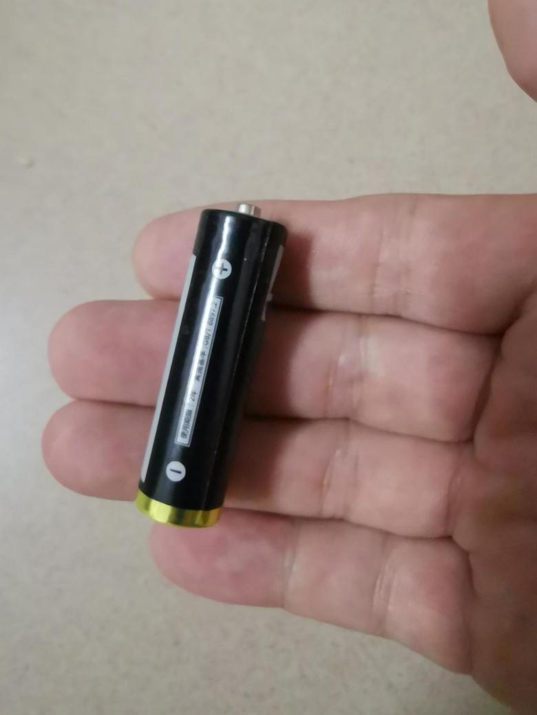 汉ev 纳米电池来了，比比亚迪的刀片电池小实在太多了，所以叫纳米电池。