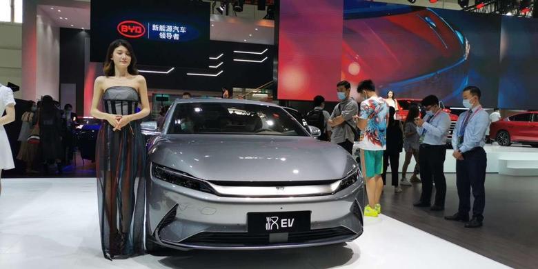 汉ev 刀片电池牛啊，中国最安全的电动车，点赞