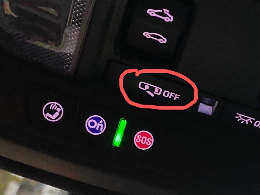 凯迪拉克xt4 有老司机知道这两个按键是做什么用的？