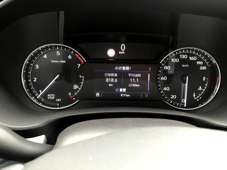 凯迪拉克xt4 请问大家，燃油表怎么看？续航里程还有六十几公里就提示“燃料不足”正常吗？谢谢?