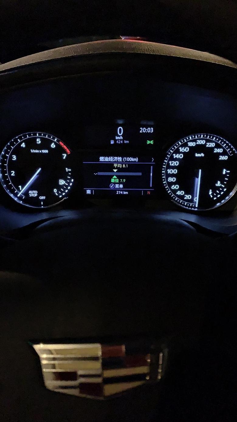 凯迪拉克xt4 购车1个月内口碑点评：油耗：油耗还不错目前不到三百公里市郊油耗8.1动力非常强劲。。。