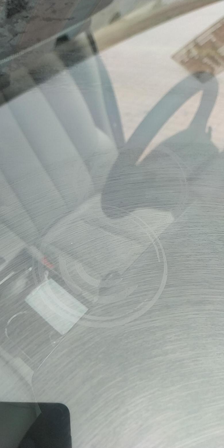 别克gl8 2021款652提车一个月发现起雾车窗有几个圈有没有这个毛病的。刚贴完膜