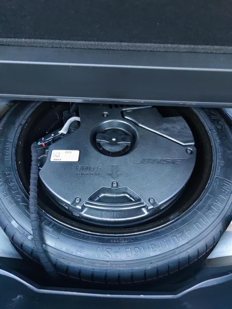 凯迪拉克xt6 为什么听dj这个备胎低音炮都是不响的