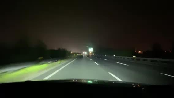 凯迪拉克xt6 你们的xt6晚上高速上遇到违章拍照的灯。会不会短暂关闭？视频里有体现。感觉是升级完系统后有的现象